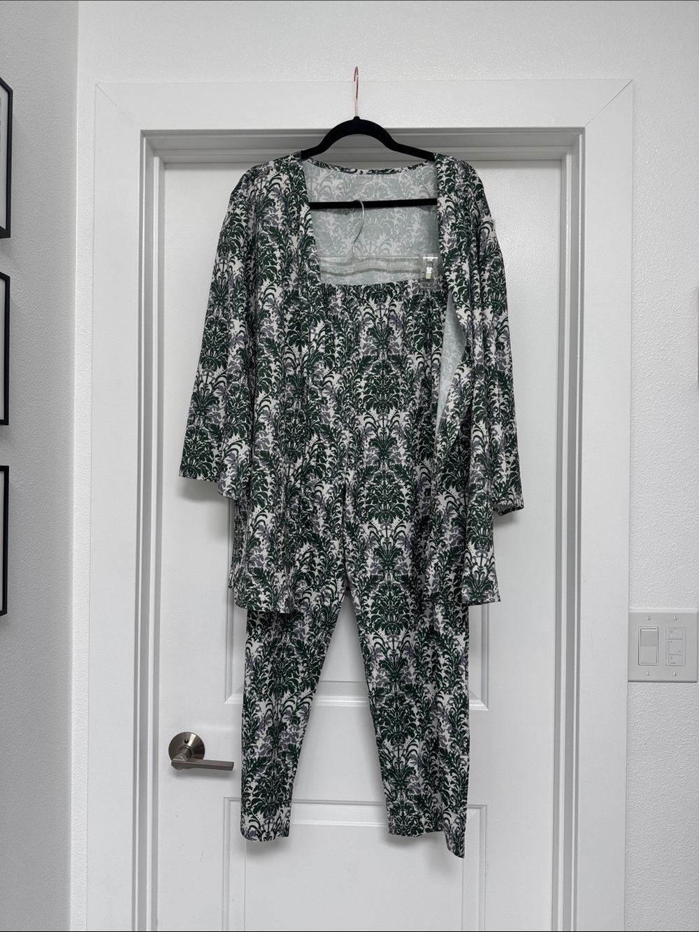 Green and White Printed Two-Piece Lounge Set